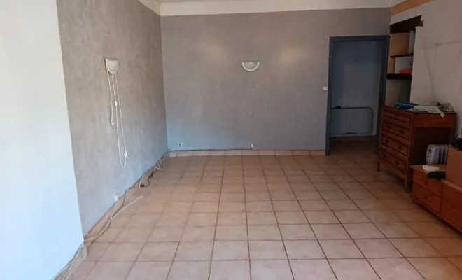Appartement 5 pièces à vendre à Puget-Theniers, Puget-Théniers, Patricia Tourais